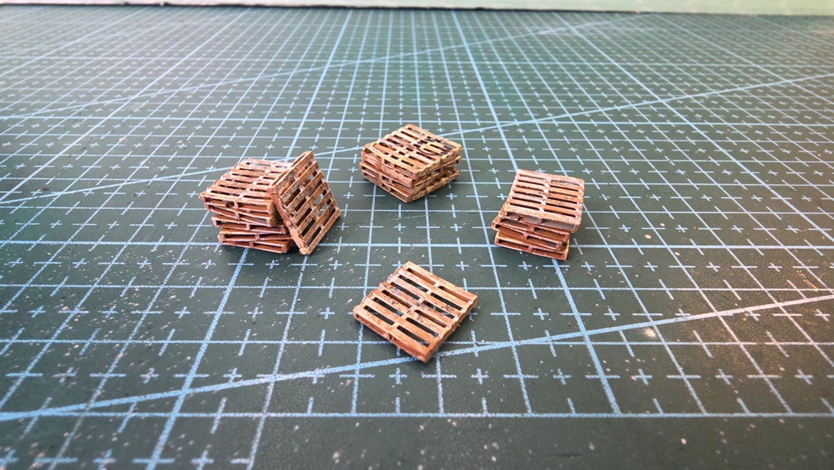 Wooden Pallets — HO Scale (6-Pack)